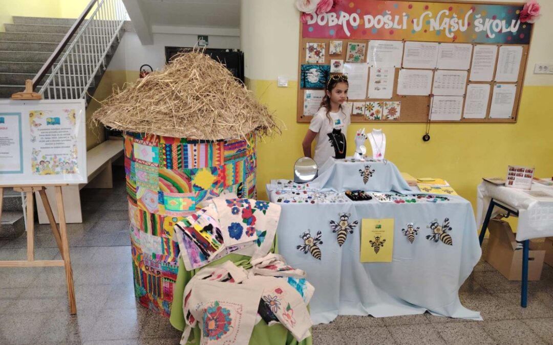 Učenička zadruga Pčelica na Danu škole